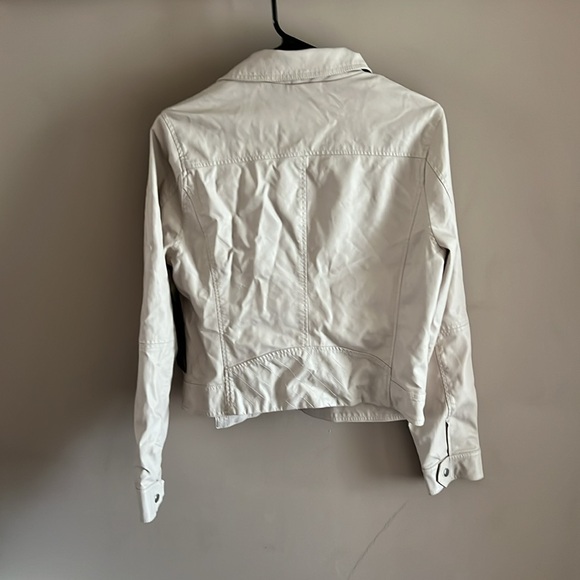 Forever 21 faux leather moto jacket - Picture 2 of 5